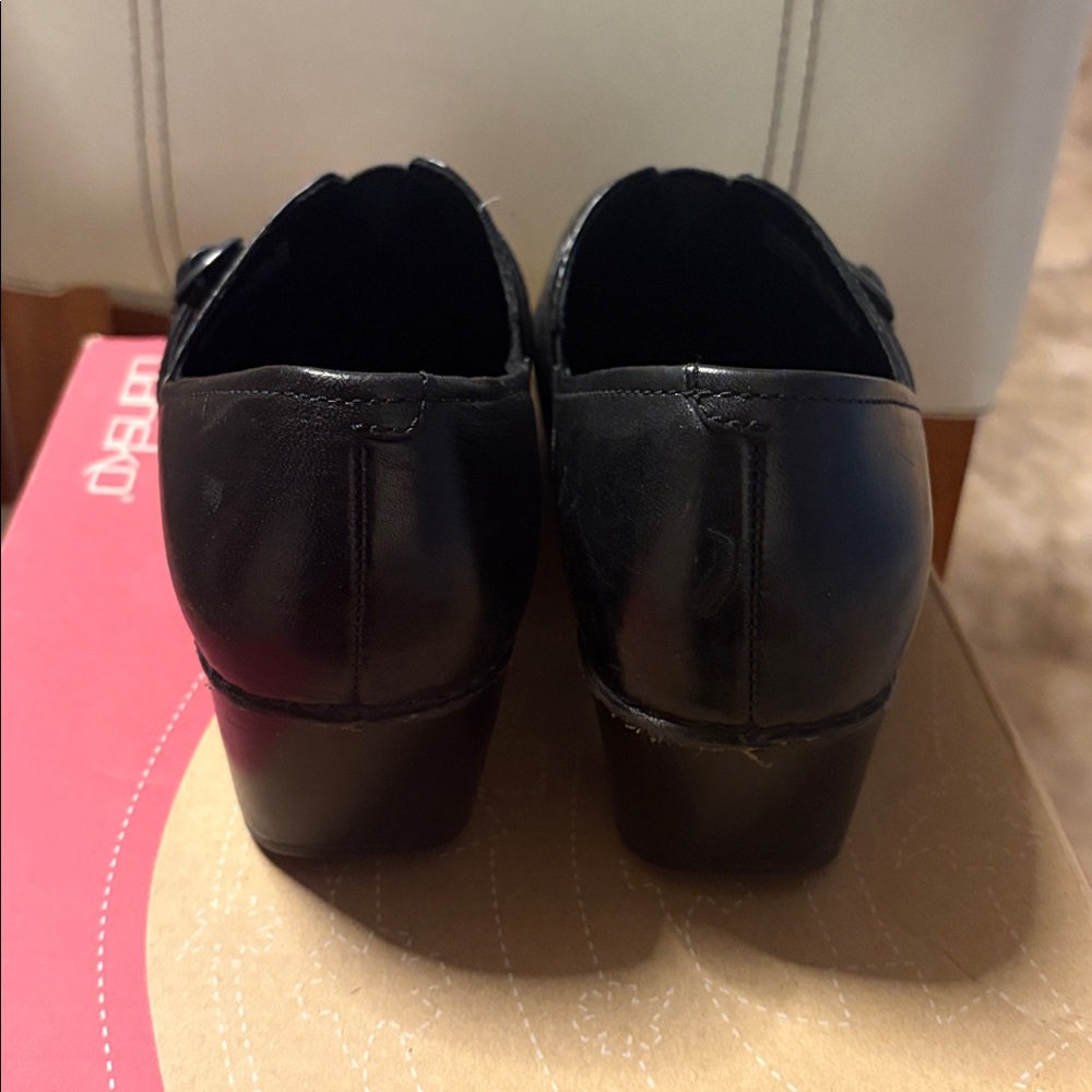 Dansko Tamara black leather buckle clogs 39 - Picture 3 of 13